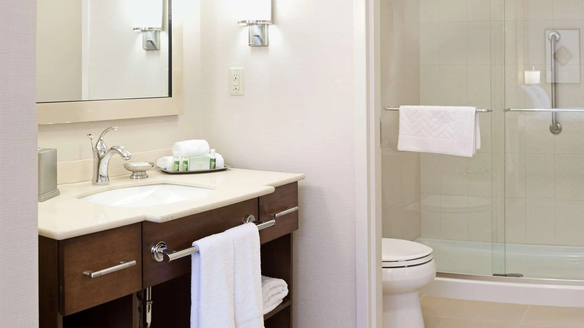 *** Hotel Homewood Suites By Hilton Halifax - Downtown Canadá