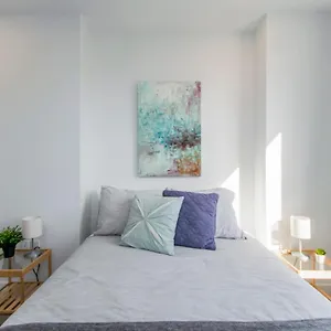 Apartment Luxurious 3 Bedroom Brand New Town House