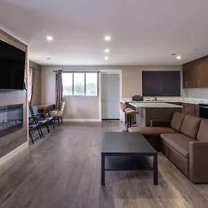 Super 8 By Wyndham On Canada